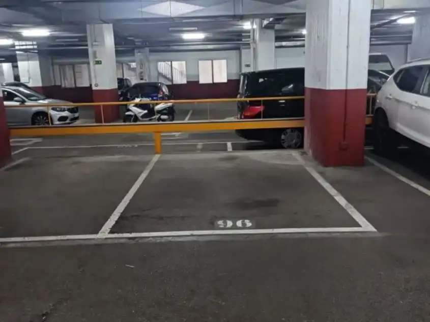 Aparcament de Garatge de lloguer en Madrid amb Alarma