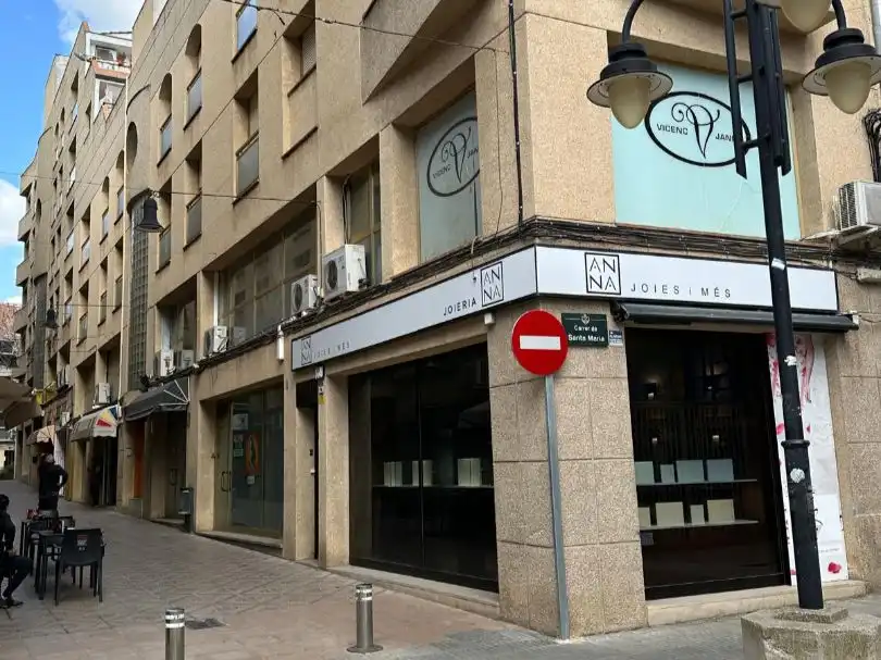 Locale commerciale in vendita a Carrer de Santa Maria 15, imagen 2