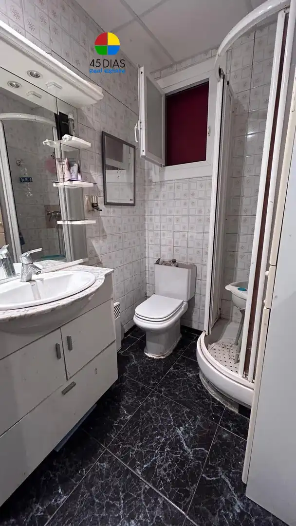 Bany de Casa o xalet en venda en Castelldefels amb Aire condicionat, Jardí privat i Terrassa