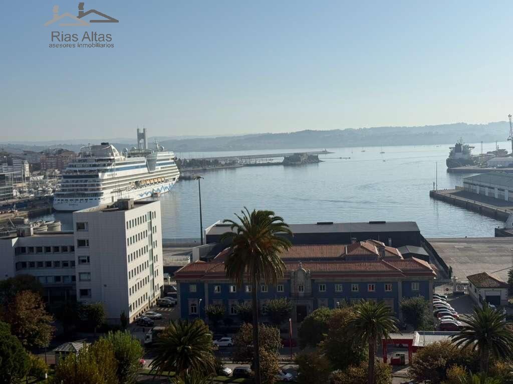 Dormitori de Oficina de lloguer en A Coruña Capital  amb Calefacció