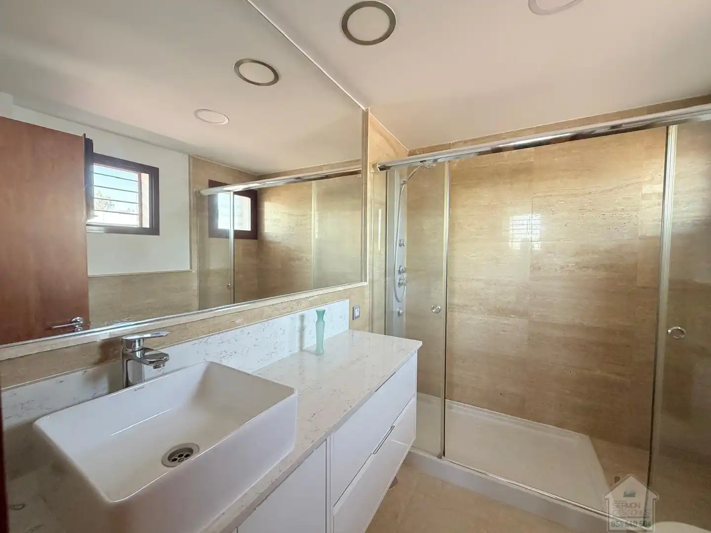 Baño de Casa o chalet de alquiler en Montequinto con Aire acondicionado, Parquet y Terraza