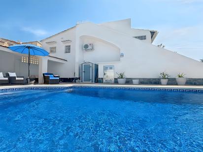 Piscina de Casa o xalet en venda en Castelló d'Empúries amb Aire condicionat, Jardí privat i Terrassa