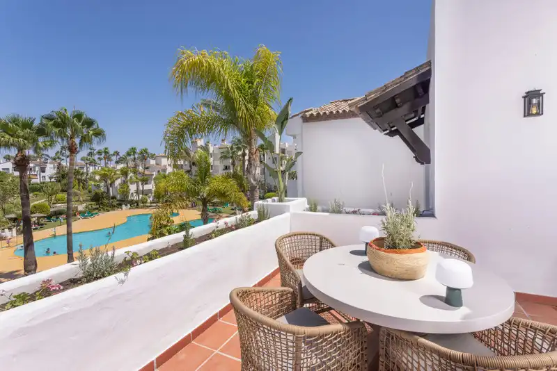 Àtic amb piscina en venda a Estepona Pueblo