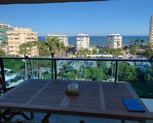 Vista exterior de Apartament de lloguer en Benalmádena amb Aire condicionat, Terrassa i Piscina