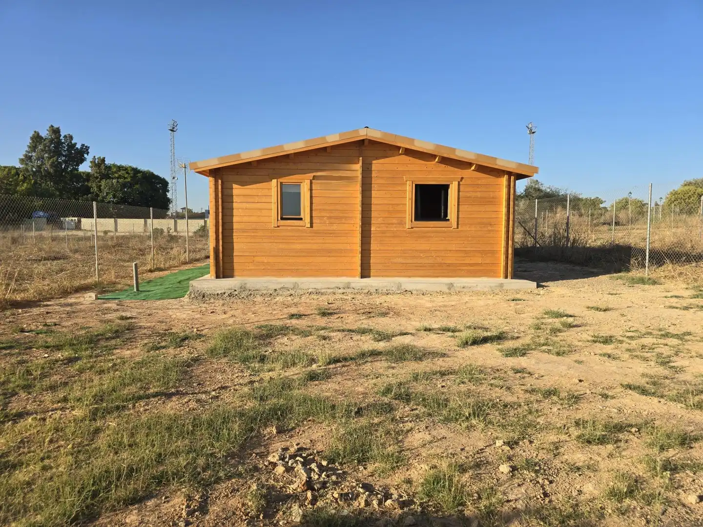 Vista exterior de Casa o chalet en venta en Palomares del Río con Jardín privado