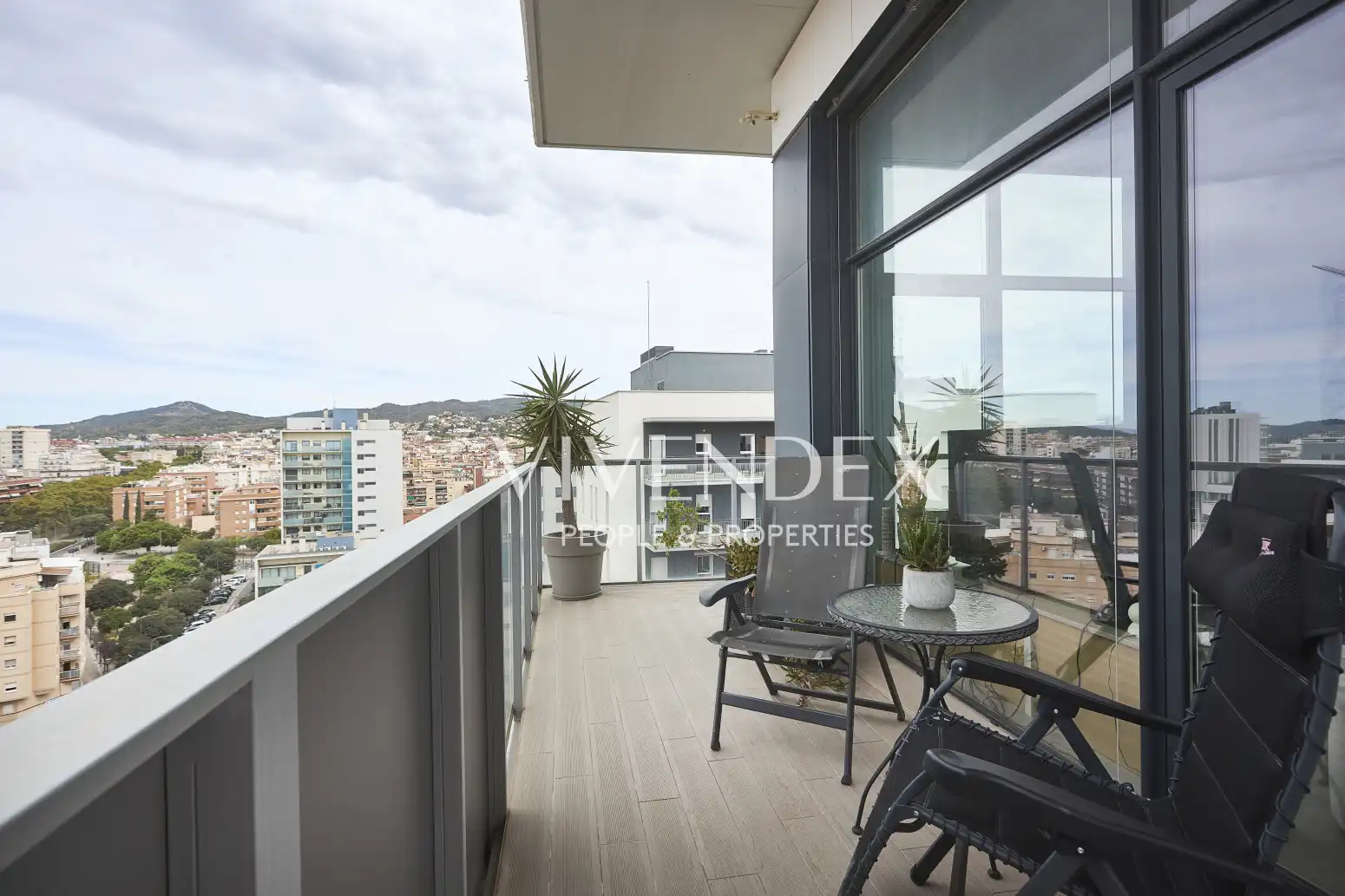 Terrassa de Àtic en venda en L'Hospitalet de Llobregat amb Aire condicionat, Calefacció i Parquet