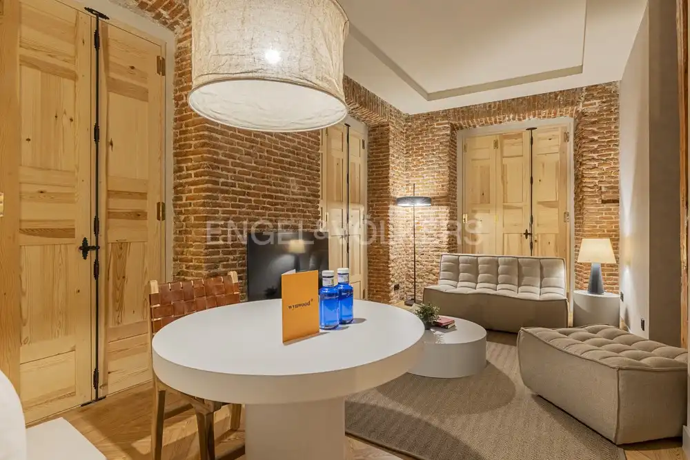 Living room of Flat for rent in Madrid  with Air Conditioner, Heating and Furnished