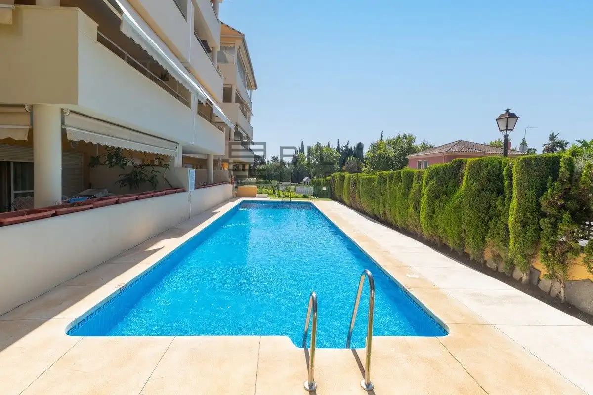 Swimming pool of Flat for sale in Marbella  with Air Conditioner, Terrace and Swimming Pool