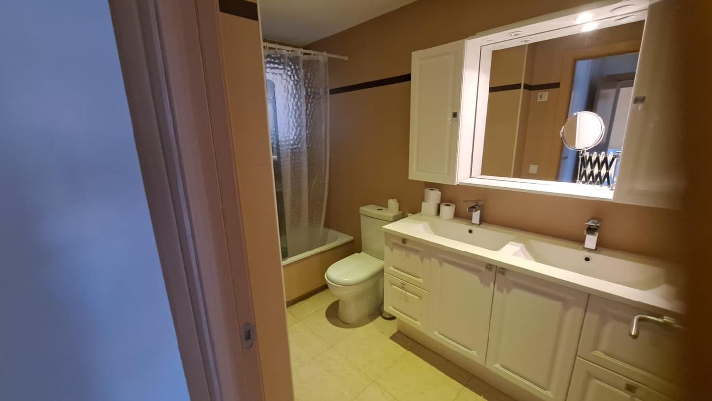 Flat for sale in  Carrer Viena, Els Grecs - Mas Oliva