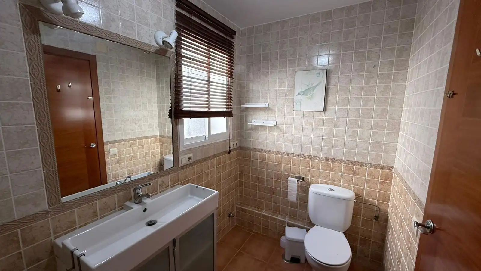 Baño de Piso de alquiler en Sevilla con Aire acondicionado y Terraza