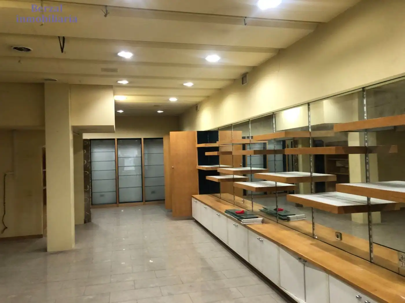 Local comercial de lloguer a Calle Vara de Rey, imagen 6
