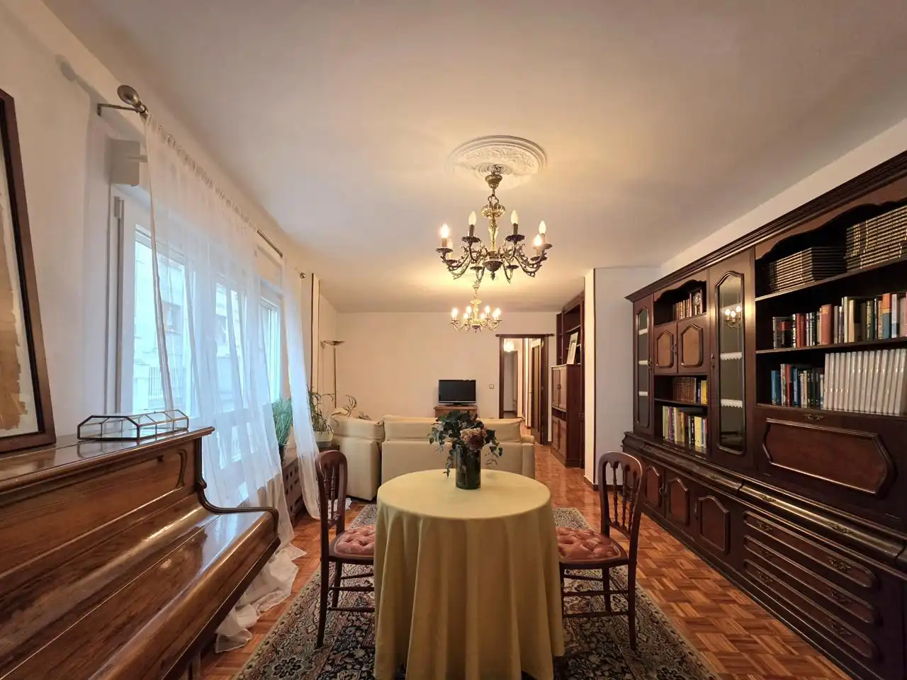 Sala de estar de Piso de alquiler en Oviedo  con Calefacción y Amueblado