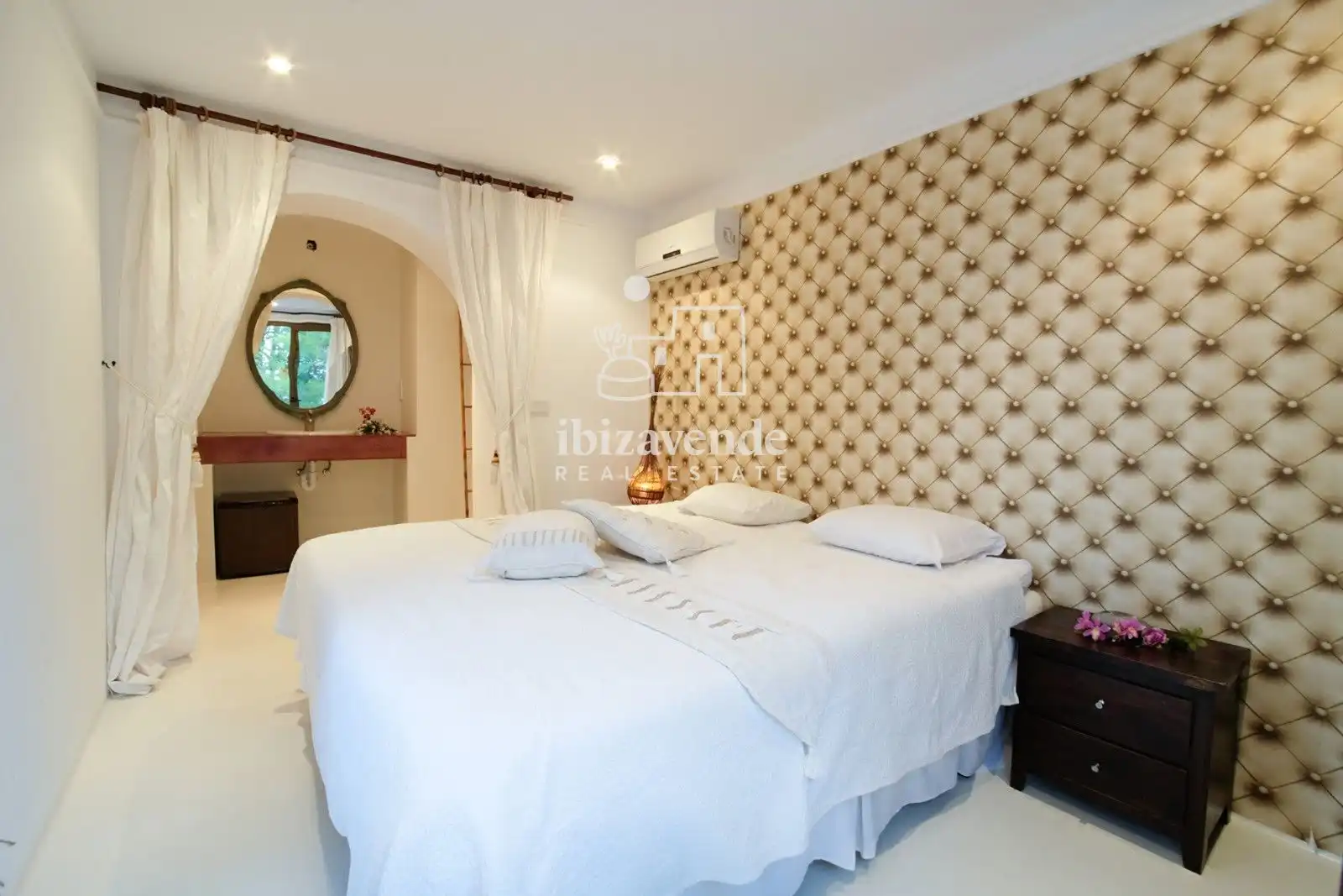 Bedroom of Houses for sale in Santa Eulària des Riu  with Air Conditioner, Private garden and Terrace