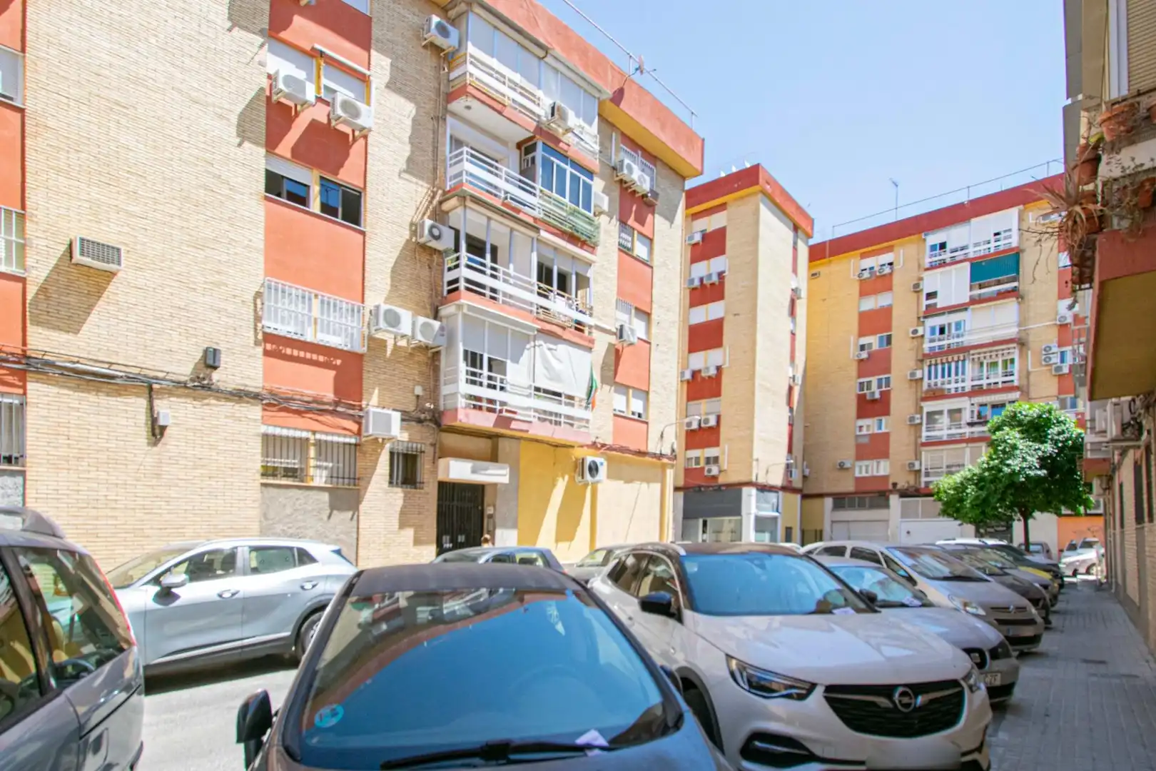 Exterior view of Ground floor for sale in Sevilla