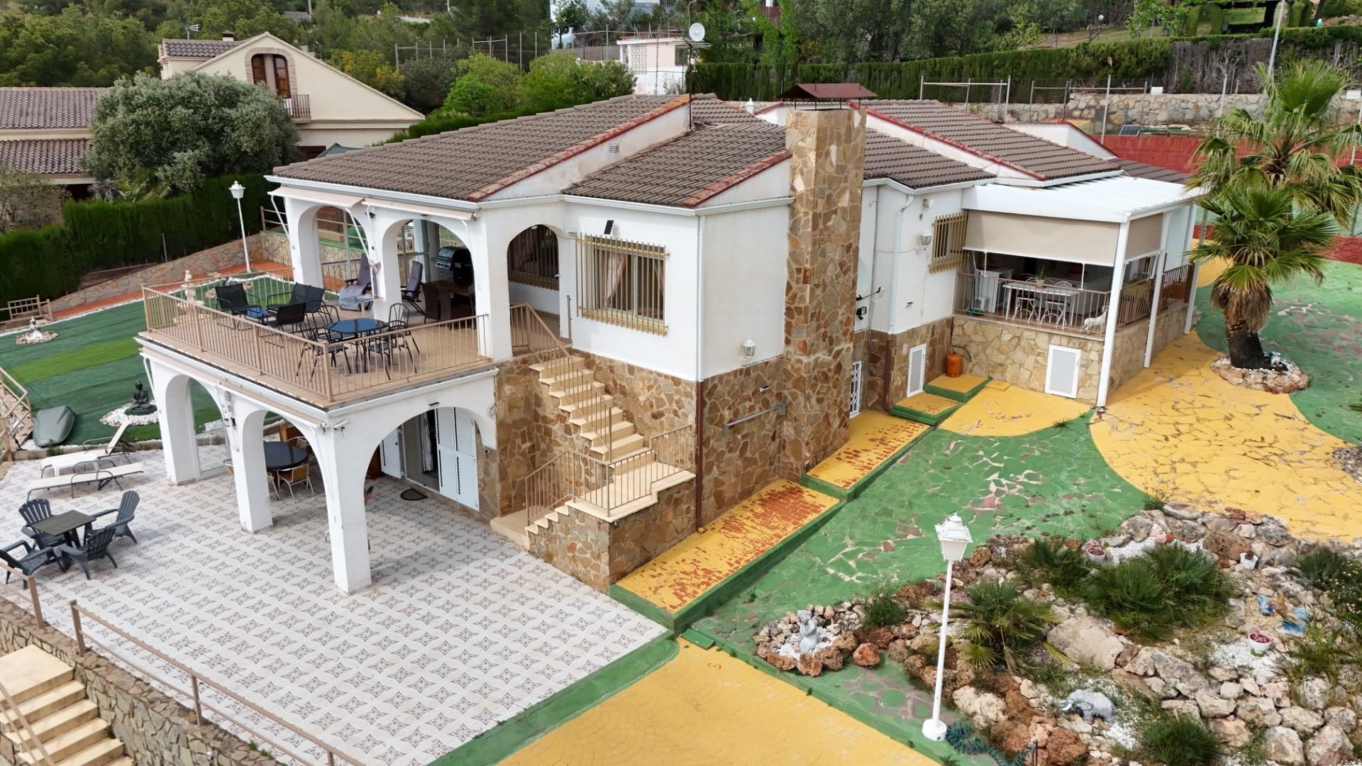 Vista exterior de Casa o xalet en venda en Olocau amb Aire condicionat, Calefacció i Jardí privat