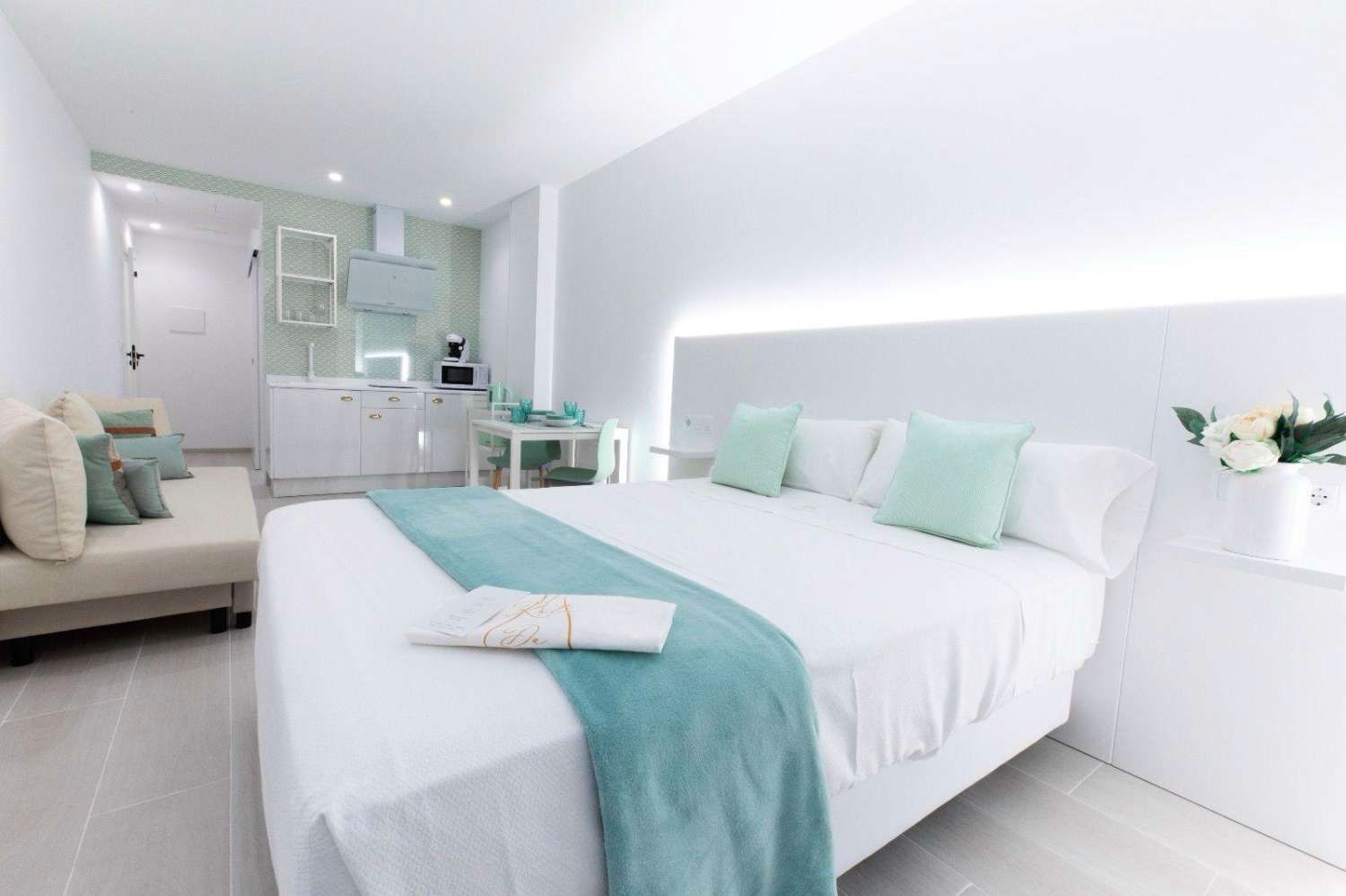 Schlafzimmer von Erdgeschoss miete in Ribadumia mit Heizung, Schwimmbad und Möbliert