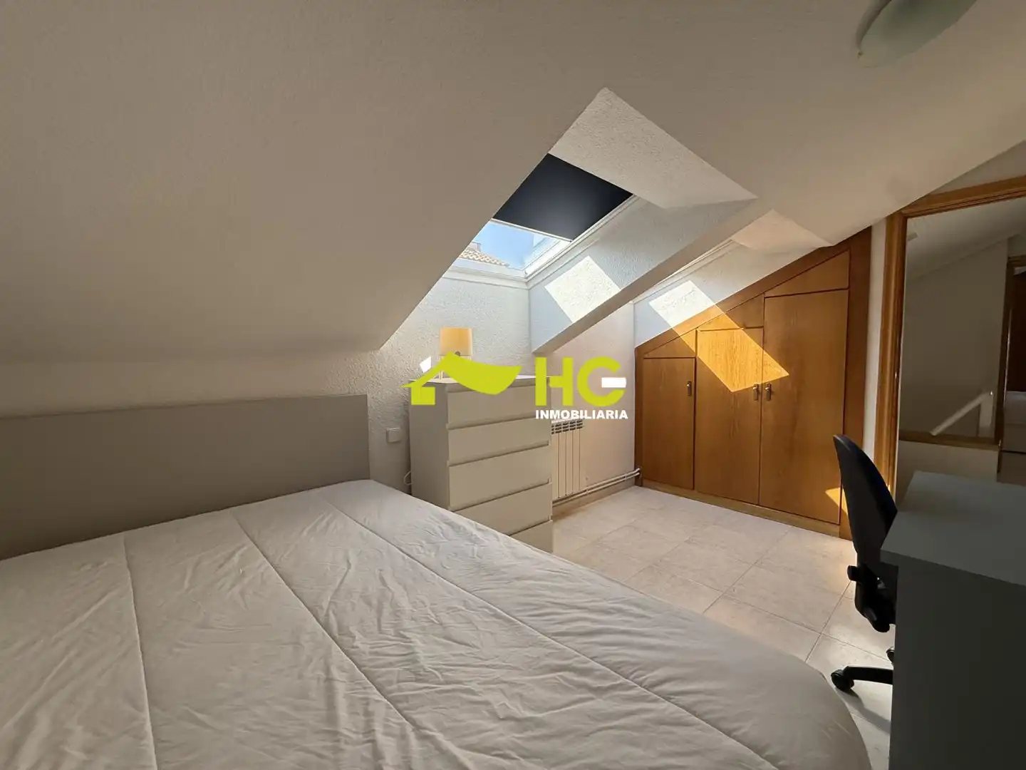 Habitación de Dúplex de alquiler en Villaviciosa de Odón con Aire acondicionado, Calefacción y Terraza