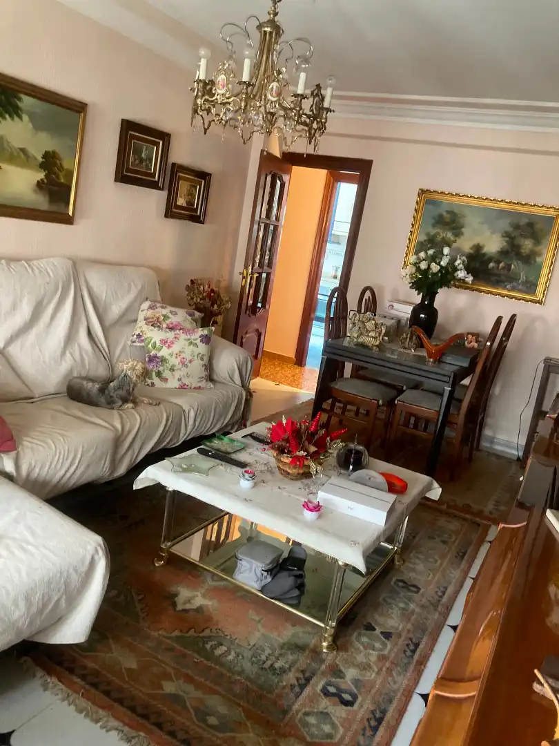 Sala de estar de Piso en venta en Gijón  con Calefacción, Parquet y Amueblado