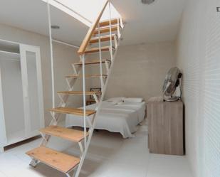 Study to rent in Puerta del Ángel