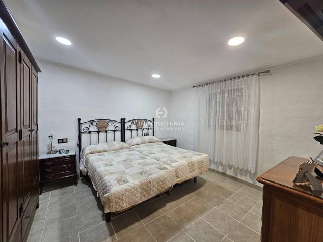 Casa-chalet en Venta en Centro