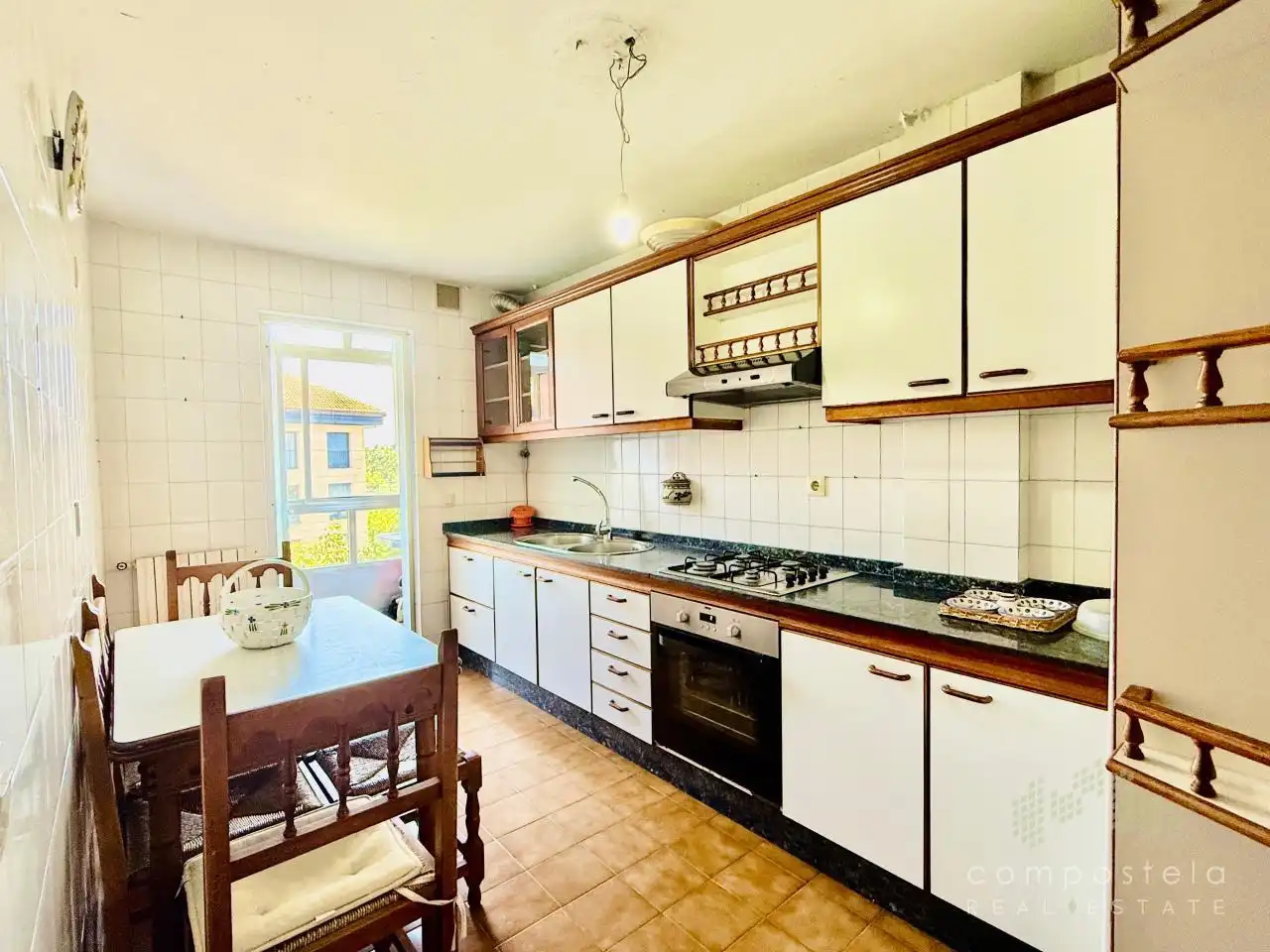 Cocina de Piso en venta en Santiago de Compostela  con Calefacción, Parquet y Trastero