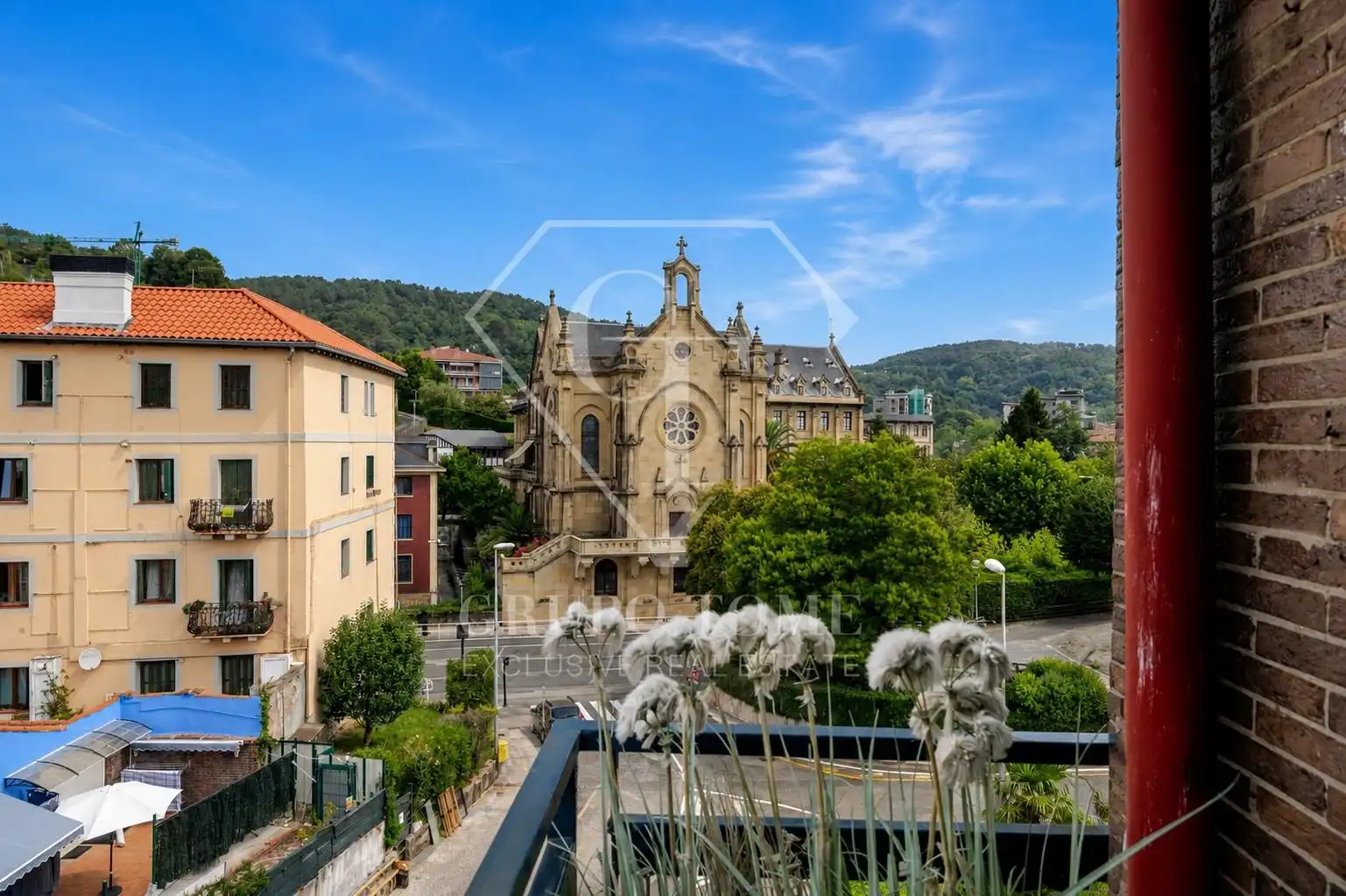Vista exterior de Pis en venda en Donostia - San Sebastián  amb Aire condicionat, Calefacció i Terrassa