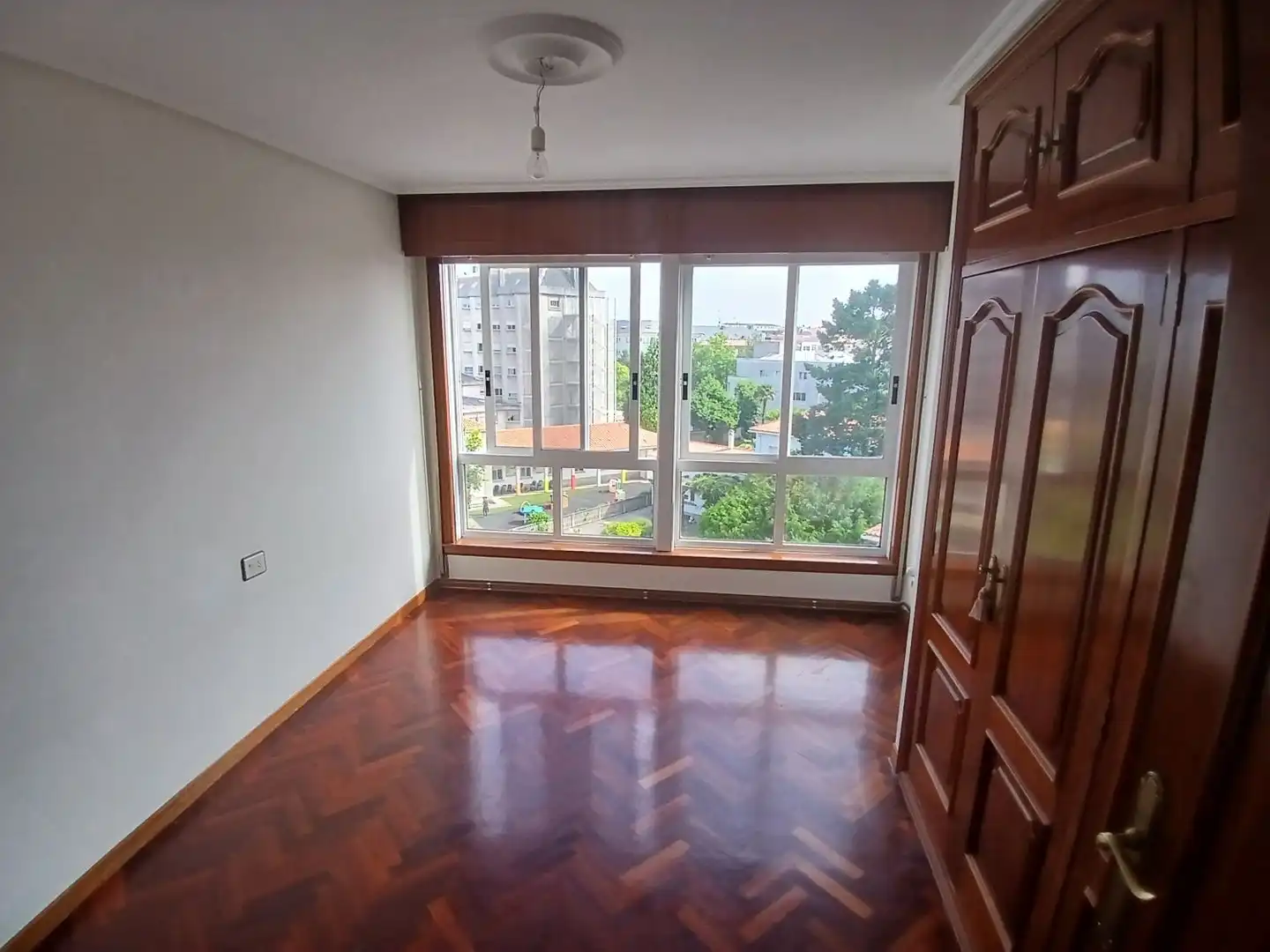Habitación de Piso en venta en Ferrol con Calefacción y Trastero