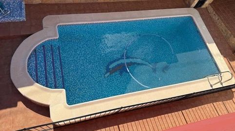 Chalet Urbano Independiente con Parcela y Piscina en Las Pedrizas