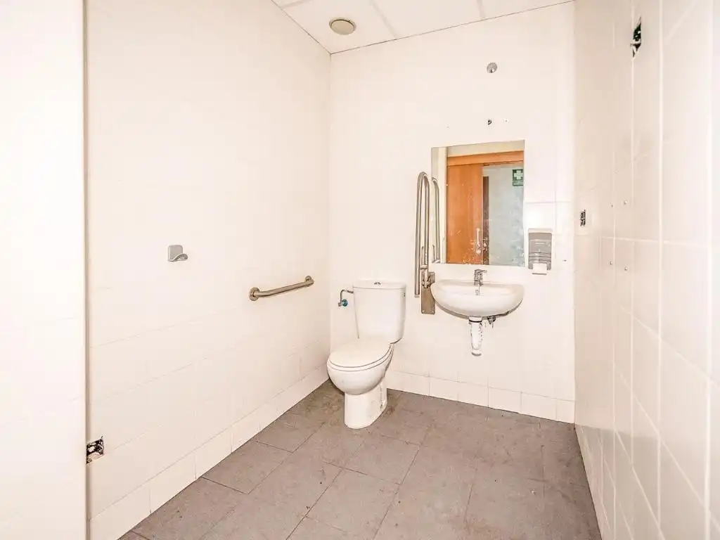 Business premises for sale in Calle de las Huelgas, imagen 9