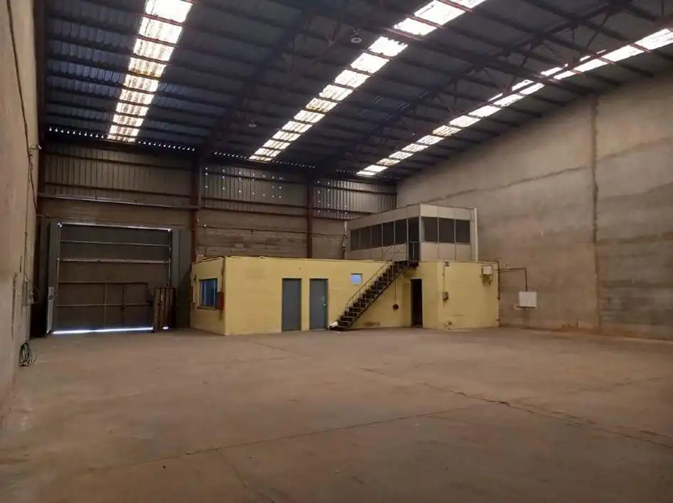 Nau industrial de lloguer en Quart de Poblet