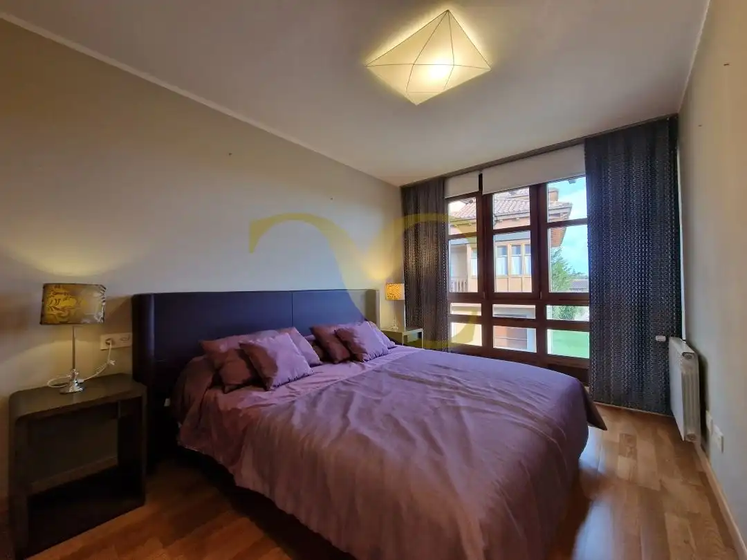 Dormitori de Casa o xalet en venda en Llanes amb Calefacció, Jardí privat i Terrassa