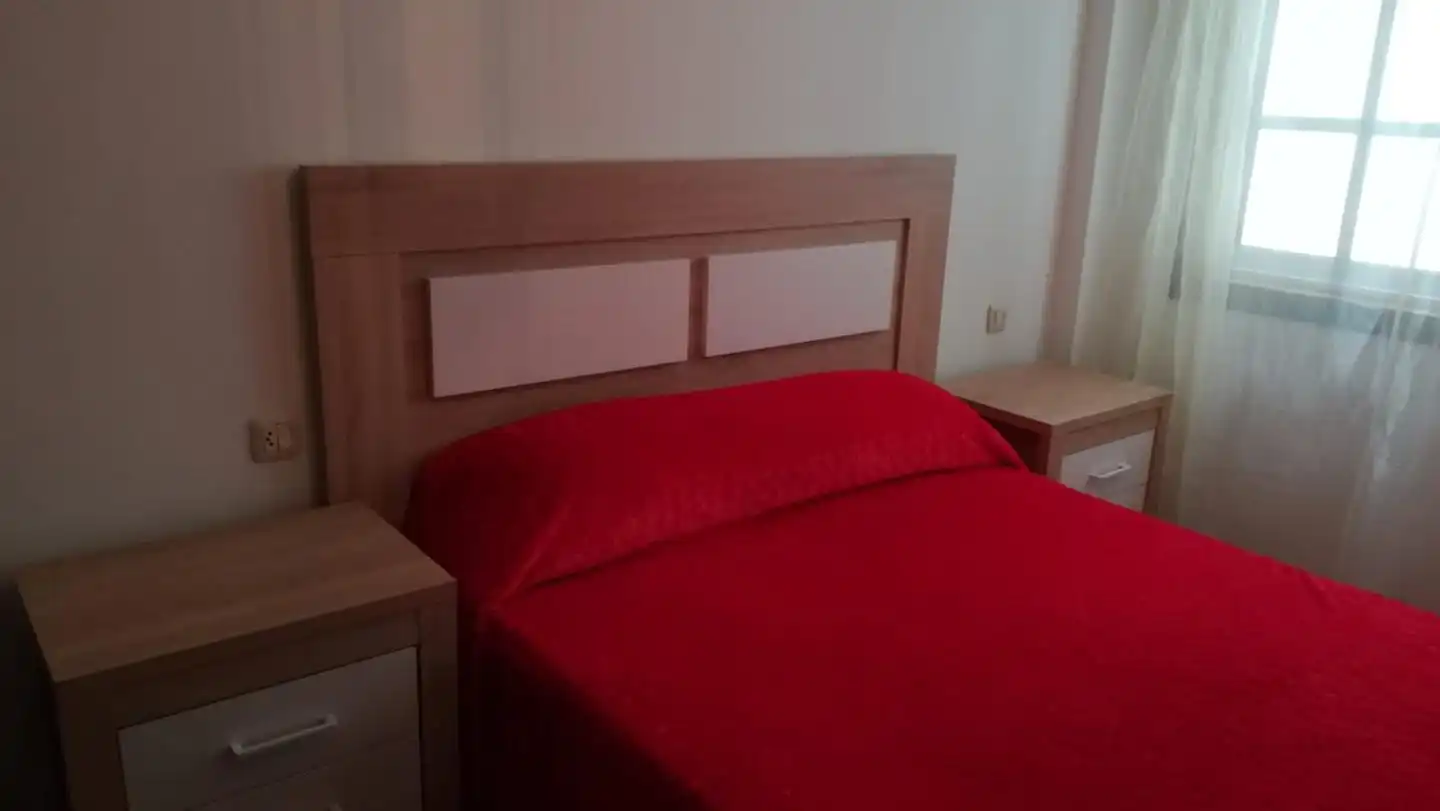 Schlafzimmer von Erdgeschoss zum Verkauf in Santiago de Compostela  mit Heizung und Möbliert