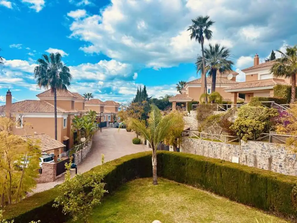 Vista exterior de Casa adosada en venta en Marbella con Aire acondicionado, Jardín privado y Terraza