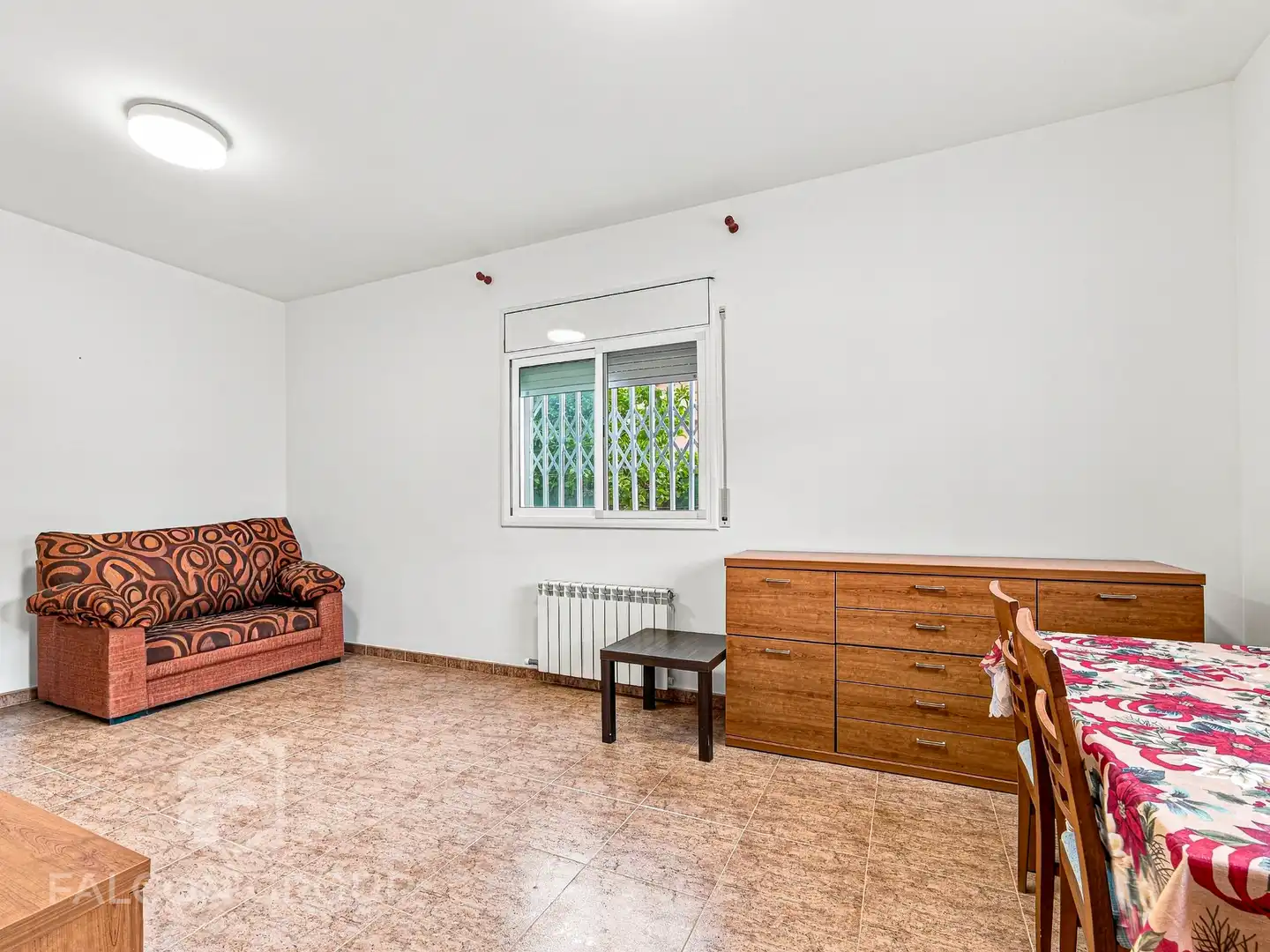 Habitación de Finca rústica en venta en Vilanova i la Geltrú con Aire acondicionado, Calefacción y Jardín privado