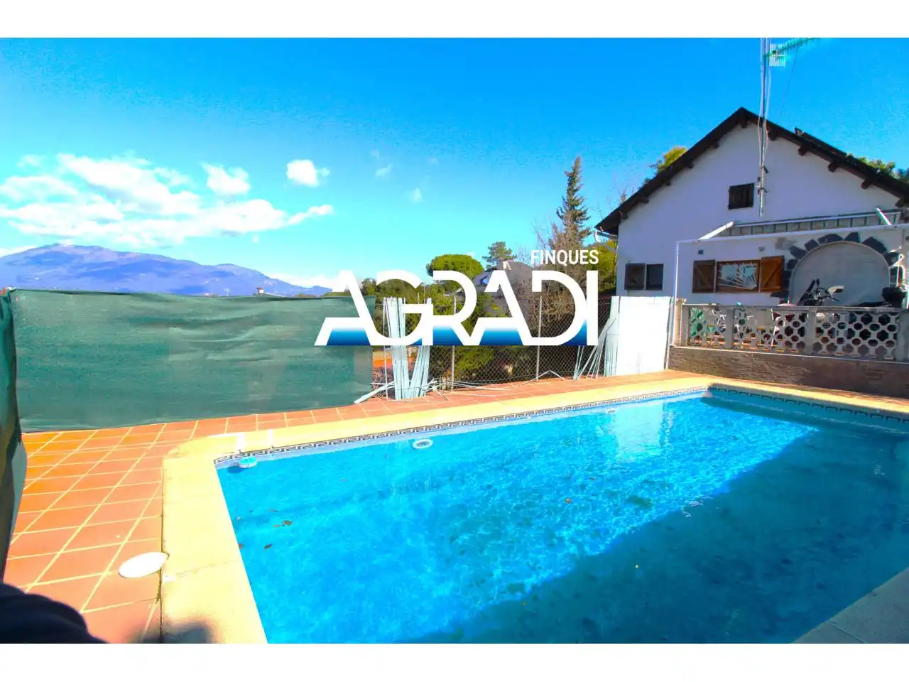 Houses for sale in Vallgorguina
