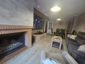 Sala d'estar de Casa o xalet en venda en Ciudad Real amb Aire condicionat, Jardí privat i Terrassa