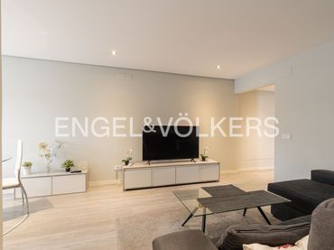 Piso con balcón en venta en Ciudad Lineal