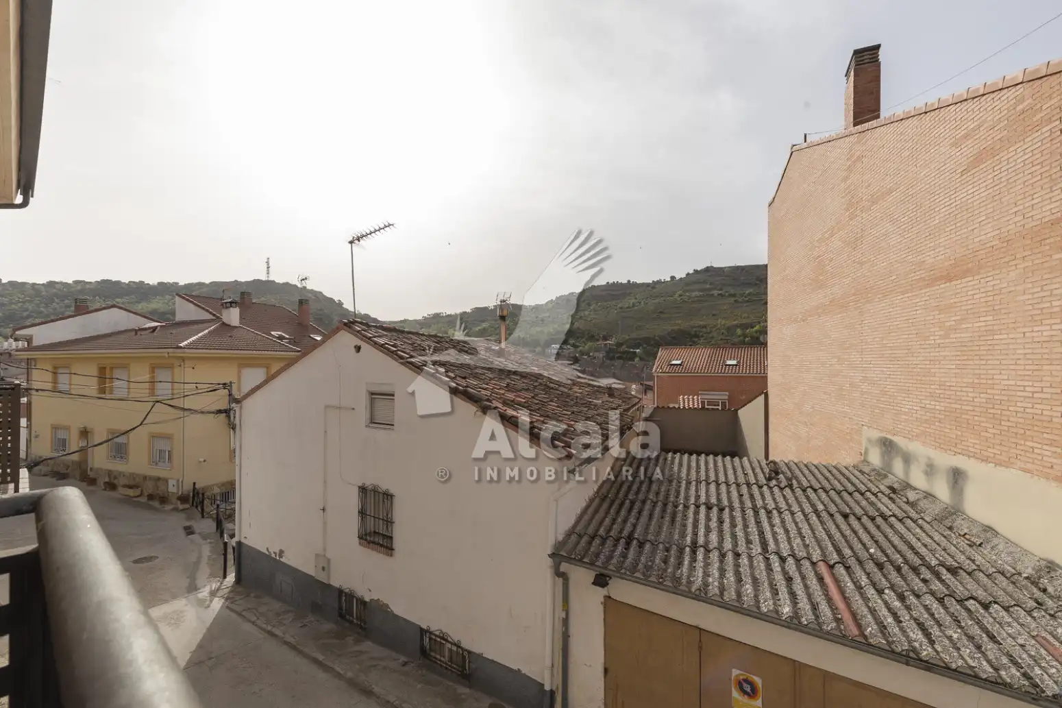 Vista exterior de Pis en venda en Chiloeches amb Calefacció, Traster i Balcó