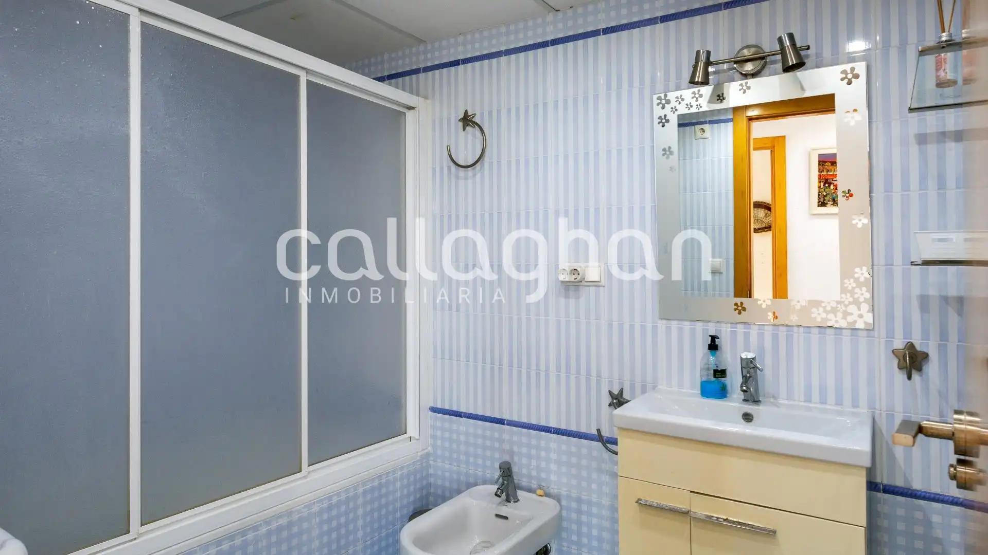 Baño de Casa adosada en venta en El Real de Gandia con Aire acondicionado, Calefacción y Piscina
