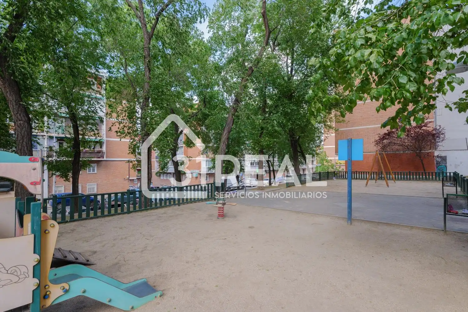 Vista exterior de Piso en venta en Madrid con Calefacción y Terraza