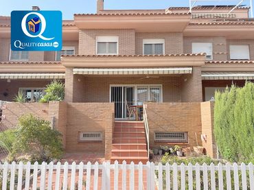 Bungalow con piscina in vendita a Atenas