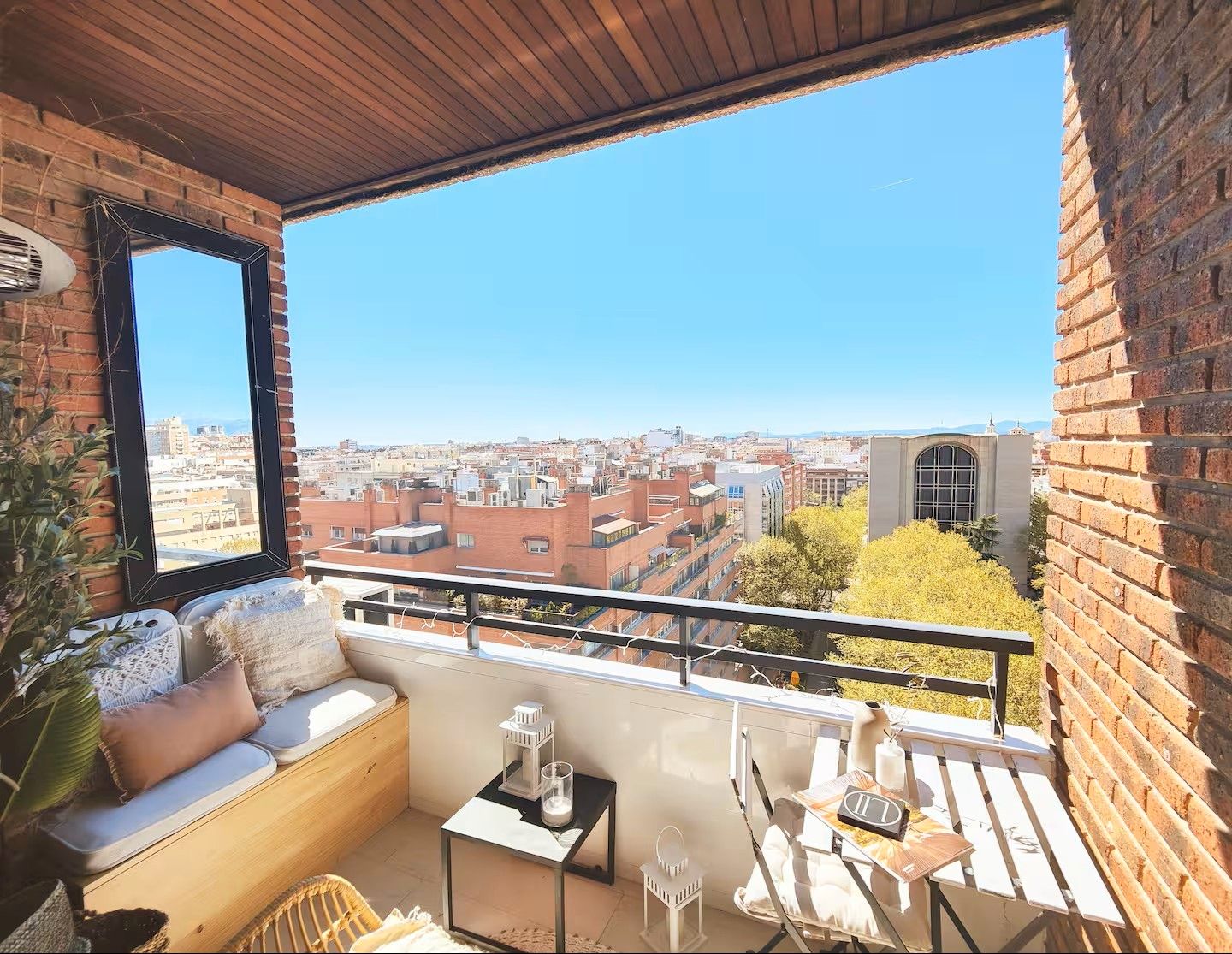 Terrace of Flat to rent in  Madrid Capital  with Air Conditioner, Heating and Furnished