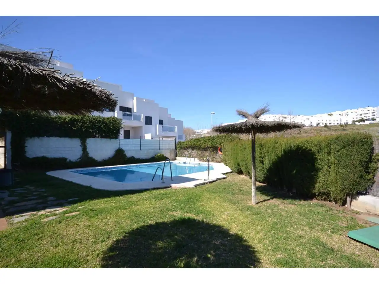 Jardín de Casa o chalet en venta en Conil de la Frontera con Calefacción, Terraza y Piscina comunitaria