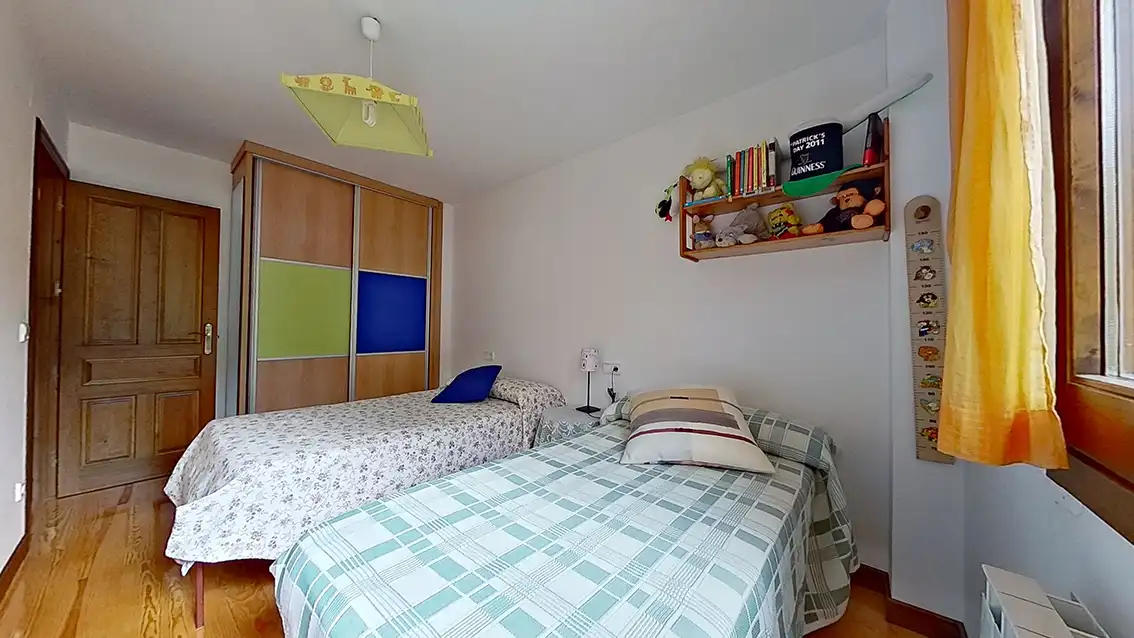 Dormitori de Casa adosada en venda en Isaba / Izaba amb Calefacció, Moblat i Balcó