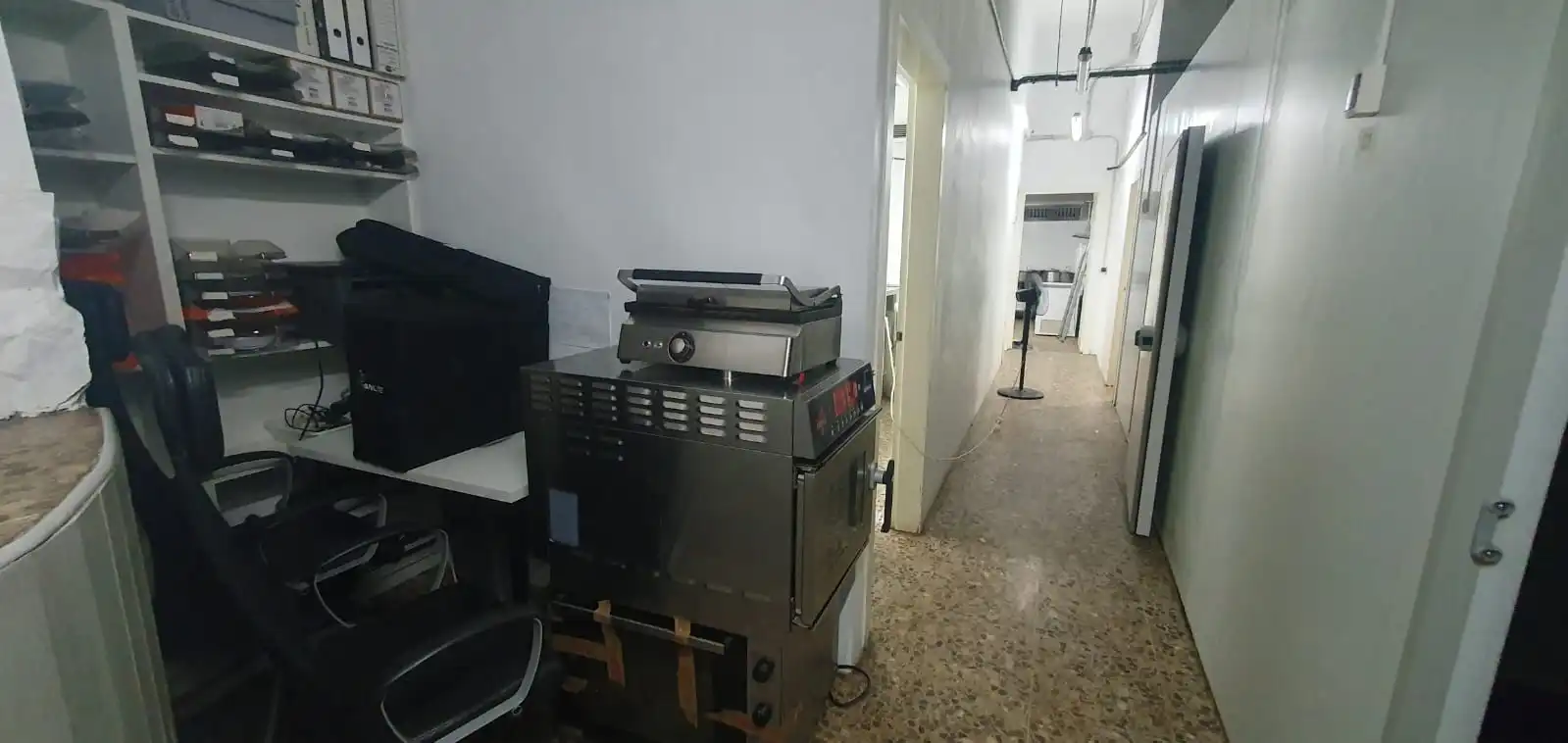 Cocina de Local en traspaso en Barcelona con Aire acondicionado, Calefacción y Amueblado