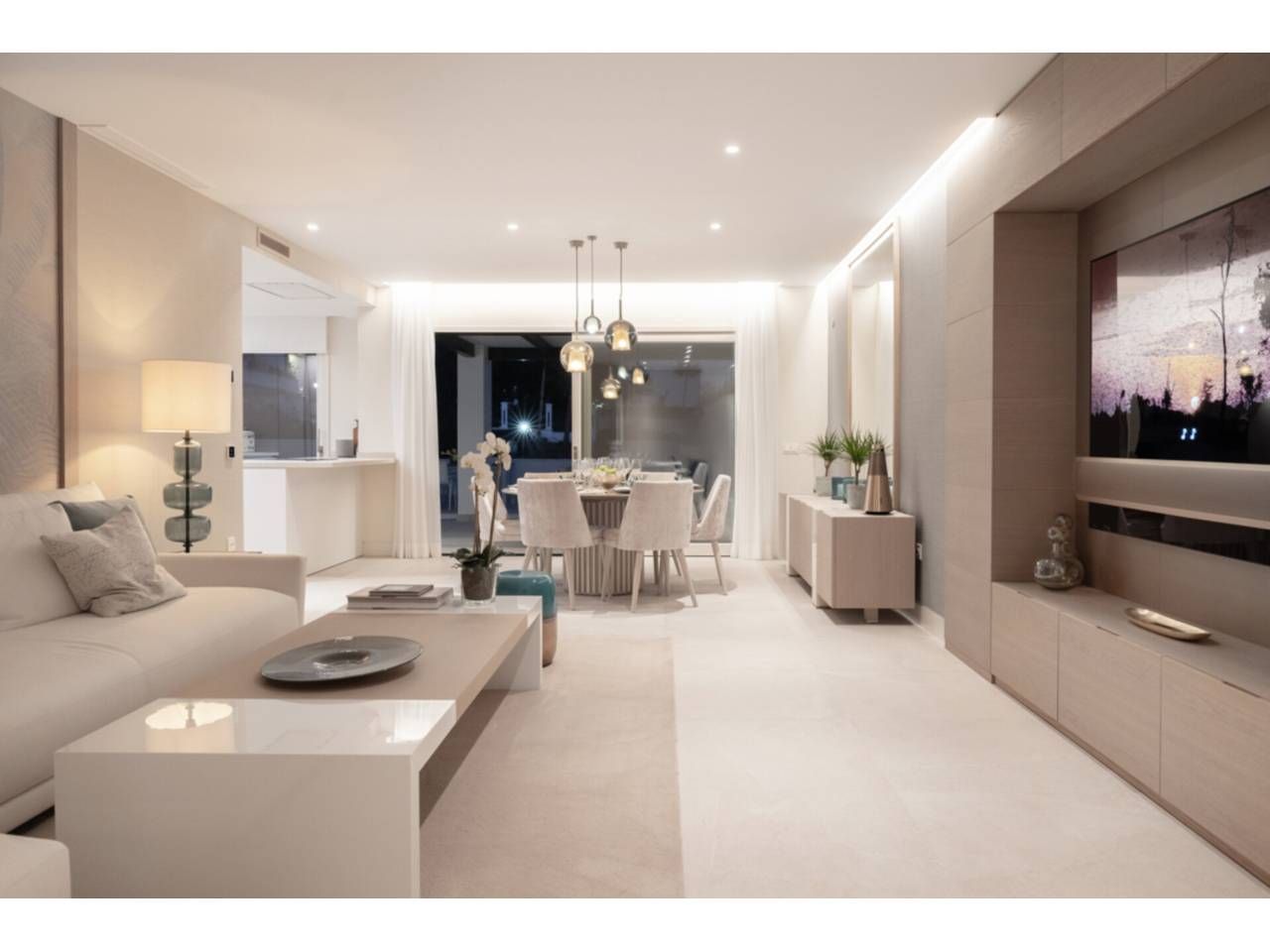 Living room of Flat for sale in Marbella  with Air Conditioner, Terrace and Storage room