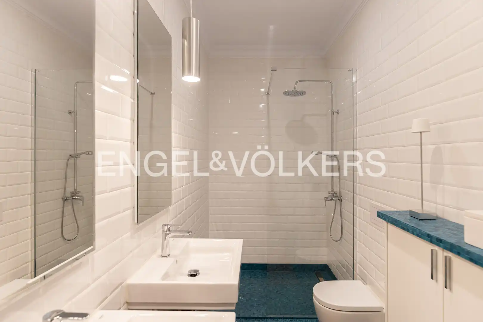 Baño de Piso en venta en Madrid con Calefacción, Trastero y Amueblado