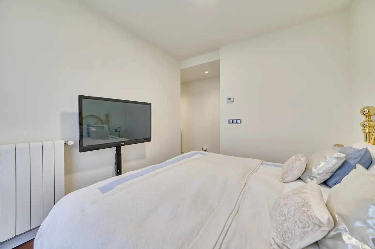 Habitación de Piso en venta en  Pamplona / Iruña con Calefacción, Terraza y Trastero