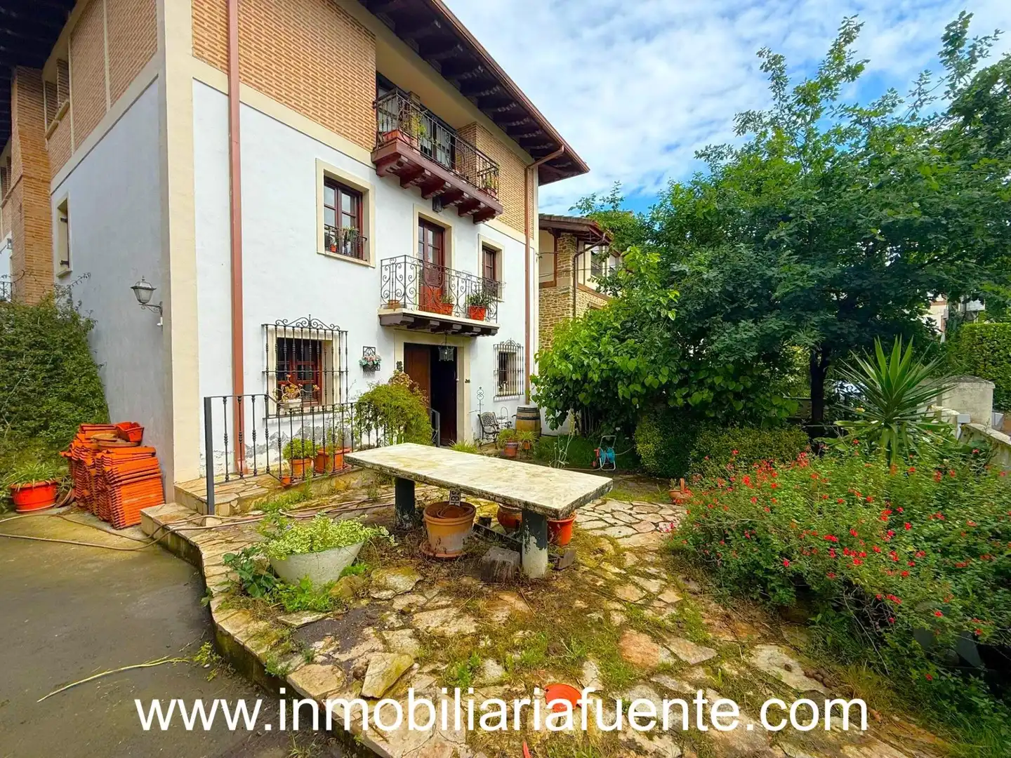 Vista exterior de Casa o chalet en venta en Zalla  con Jardín privado, Trastero y Amueblado