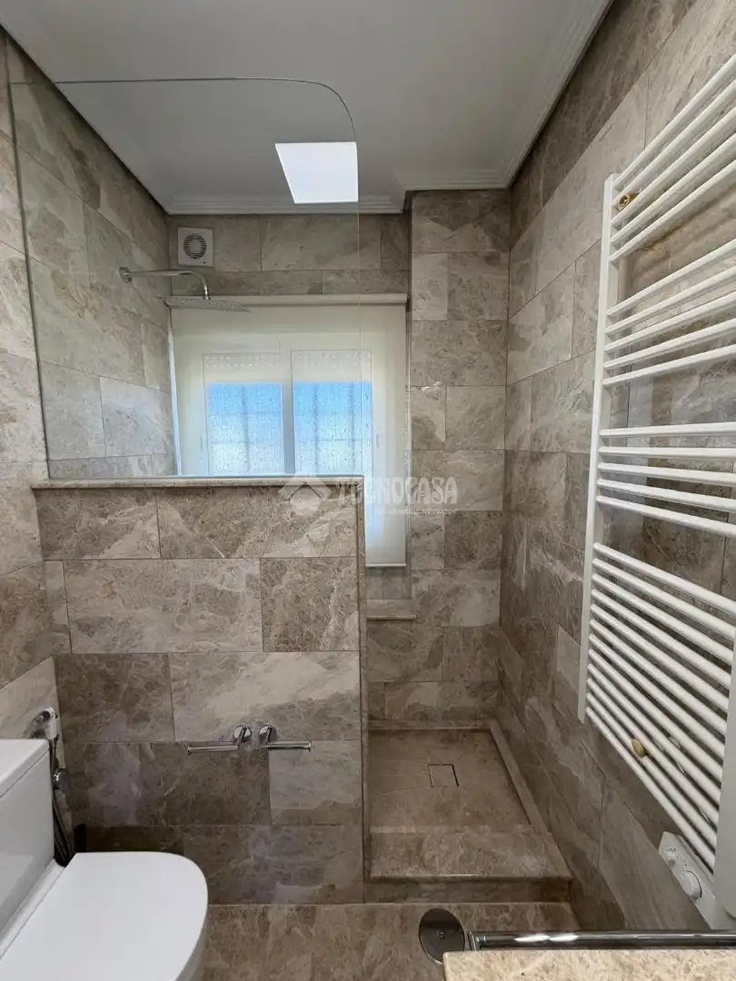 Baño de Casa o chalet en venta en Montequinto con Aire acondicionado, Jardín privado y Terraza